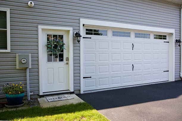 24/7 Emergency Garage Door Panel Replacement experts in Shrewsbury, MO